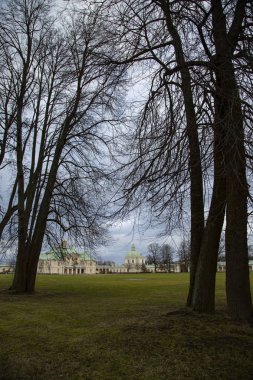 Ana bina ve Ortodoks kilisesi A. Menshikov Sarayı, Oranienbaum, Rusya.