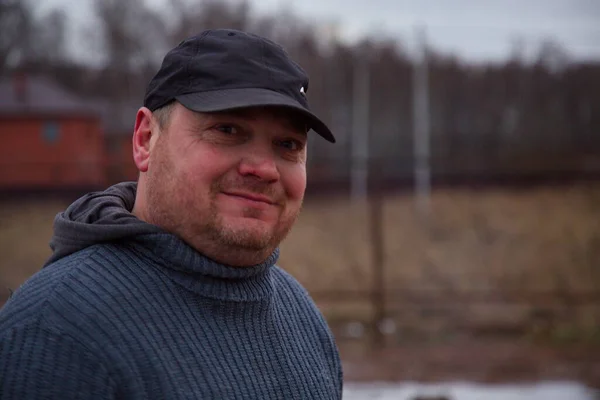 Portret Van Een Bouwer Een Bouwplaats Tijdens Een Pauze — Stockfoto