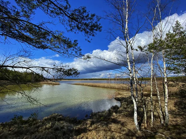 Lago Pitoresco Belo Dia Primavera Rússia Central — Fotografia de Stock