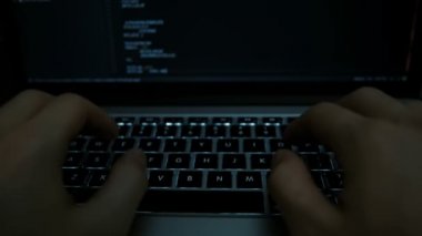 Ödemeler sistemi kesmek. Online Kredi kartı ödeme güvenlik kavramı. Siyah eldiven sistem Hack hacker.