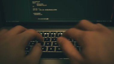 Ödemeler sistemi kesmek. Online Kredi kartı ödeme güvenlik kavramı. Siyah eldiven sistem Hack hacker.