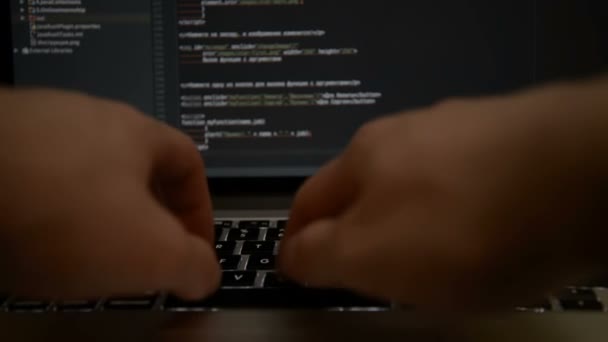 Coding koden program programmering compute coder arbete skriva programvara hacker utveckla man koncept - lager bild — Stockvideo