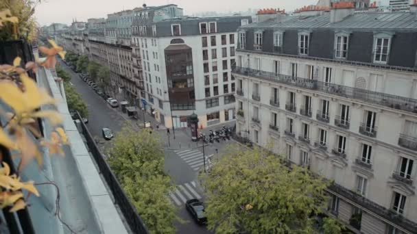 Ηλιόλουστη μέρα: Παρίσι πόλης ταράτσα κυκλοφορίας δρόμο Πανόραμα Γαλλία — Αρχείο Βίντεο