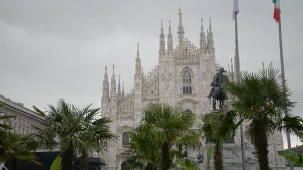 Nézd a milánói dóm, a Piazza Duomo, Olaszország — Stock videók