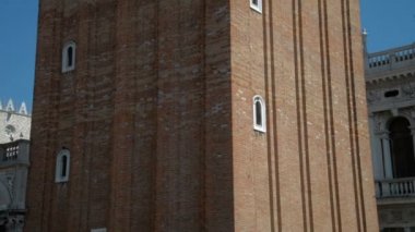 Campanile di Venezia ile kanatlı aslan ın arka plan, bulunan, Piazza San Marco, İtalya