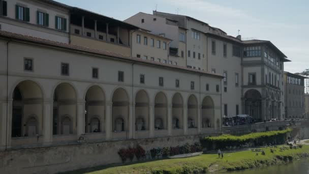 Museu Galileu no rio Arno — Vídeo de Stock