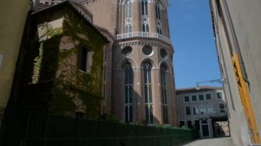 Venice, İtalya - Mayıs, 2017: Turist Meydanı önünde Basilica dei Santi Giovanni e Paolo Venedik, İtalya, Grup