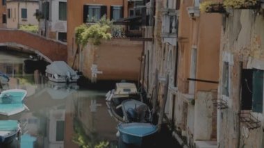 Venedik İtalya Grand Canal ulaşım yolları. İtalyan kürek teknesi gondol Venedik Grand Canal suda. Mimari yapılar, Venedik, İtalya
