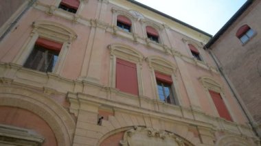 Bologna, İtalya Neptün Çeşmesi yaz yok insanlar sürekli atış cam
