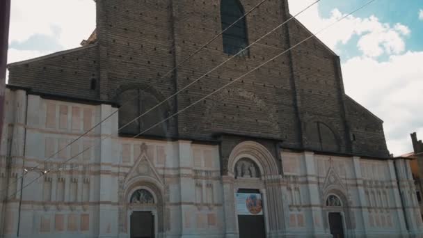 Базилика Сан Петронио, Пьяцца Маджоре, Болоня, Италия — стоковое видео