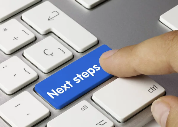 Próximas etapas - Inscrição na tecla azul do teclado — Fotografia de Stock