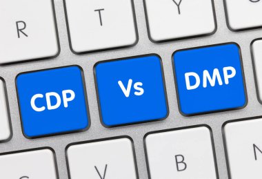 Cdp vs Dmp - Mavi Klavye Anahtarlarına Yazı.