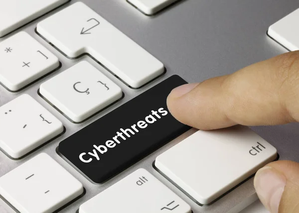 Cyberthreats Skrevet Black Key Metallic Keyboard Finger Trykke Tasten - Stock-foto