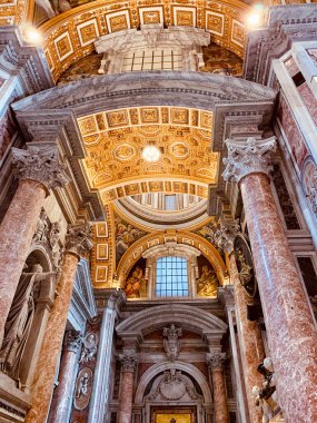 Roma 'daki panteon Hıristiyanlık öncesi dönemin mimari bir nesnesi, Ruhr' un tüm tanrıları için aydınlanma, bugüne kadar hayatta kaldı ve ihtişamıyla hayrete düştü.