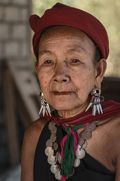 Loikaw Myanmar Burma February 2018 Πορτραίτο Ηλικιωμένης Γυναίκας Από Φυλή — Φωτογραφία Αρχείου