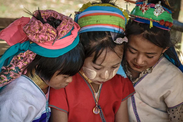 Pan Pet Loikaw Myanmar Barma Února 2018 Tři Malé Barmské — Stock fotografie