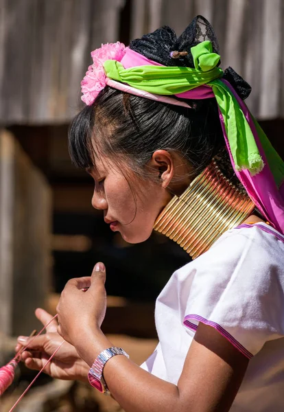 Pan Pet Loikaw Myanmar Února 2018 Portrét Mladé Ženy Kmene — Stock fotografie