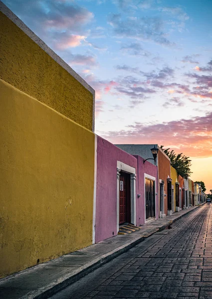 Campeche Mexico April 2017 Sunset Sky Colorful Ccolonial Buildings Street — Stock Photo, Image