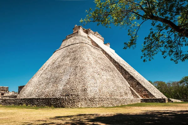 Vue Latérale Pyramide Magicien Dans Une Ancienne Ville Maya Uxmal — Photo