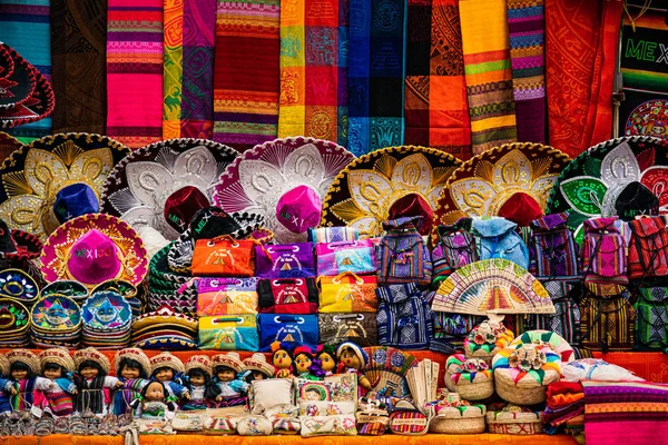 Chichén Itzá Yucatán México Abril 2017 Recuerdos Colores Brillantes Hechos —  Fotos de Stock