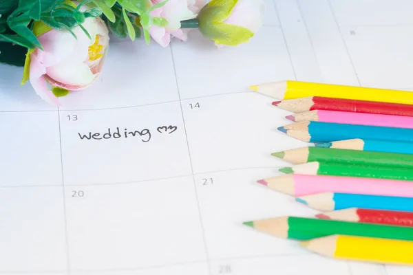 A naptár édes virág és a toll, conce szerelem szó esküvői — Stock Fotó