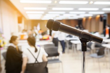 Mikrofon yumuşak odak bulanıklık arka plan ders 