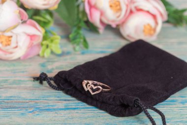 Tahta masada alyanslar.