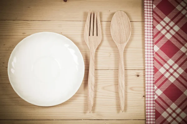 Renk masa örtüsü, kaşık, çatal tablo arka plan üzerinde