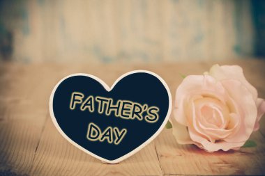 Babalar günü gül çiçek