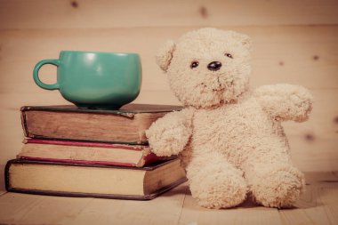 kahve ile oyuncak ayı