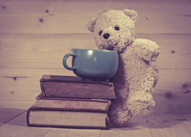 kahve ile oyuncak ayı