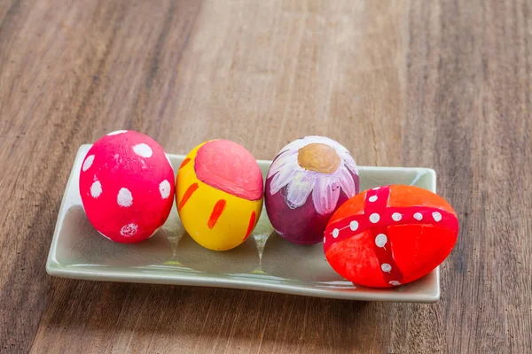 Easter egg on wood — Stock Photo, Image