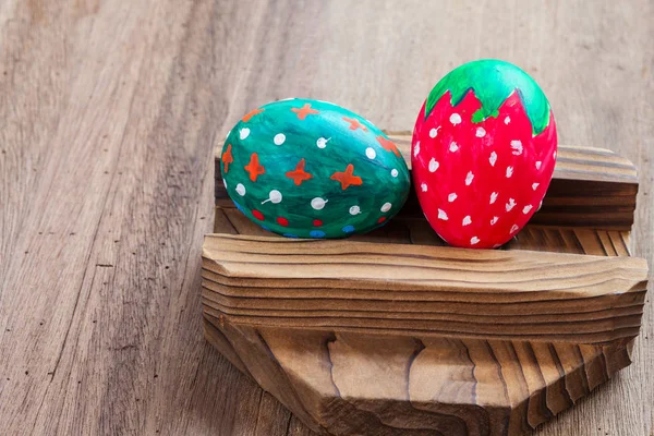 Easter egg on wood — Stock Photo, Image