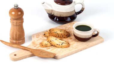 Sıcak yeşil çay ve ev küçük tatlı kurabiye yaptım 