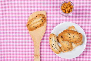 Ev küçük tatlı kurabiye siyah susam, genellikle roun ile yapılan