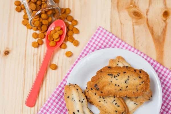 Ev küçük tatlı kurabiye siyah susam, genellikle roun ile yapılan