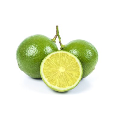 beyaz arkaplanda taze kireç