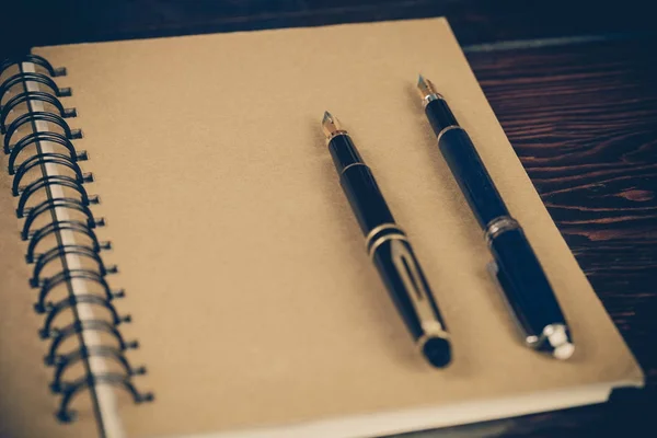 Two Vintage Fountain Pens Dairy Book Wood Table — Stock Photo, Image