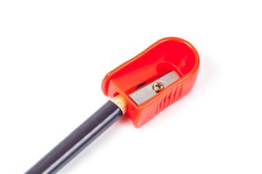 beyaz zemin üzerine kırmızı kalemtıraş aracı ileti örneği izole