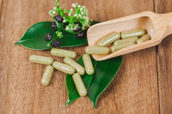 Kruidengeneeskunde Capsules Van Kruid Rustieke Houten Tafel Voor Gezond Eten — Stockfoto