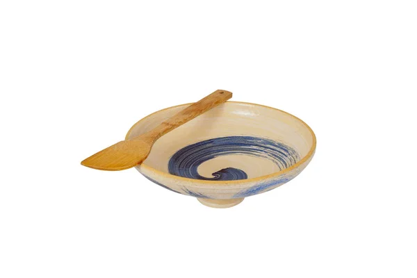 Old Pottery bowl and bamboo paddle on white background — Stock Photo, Image