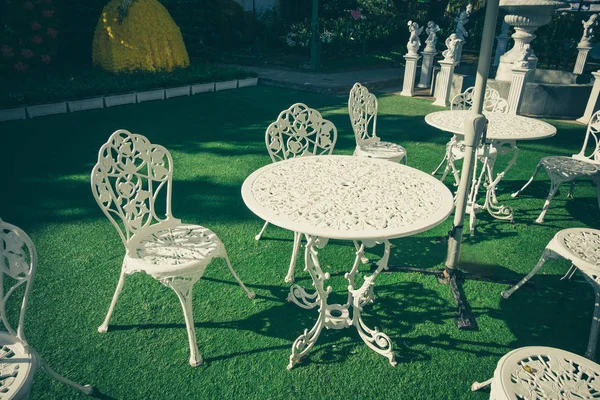 Conjunto Mesa Jardim Grama Verde — Fotografia de Stock