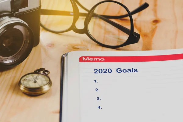 Список целей на 2020 год в книге, Бизнес-план . — стоковое фото