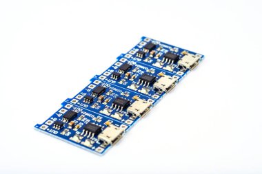 PCB panosundaki dişi mikro USB 'nin yedek parçası.