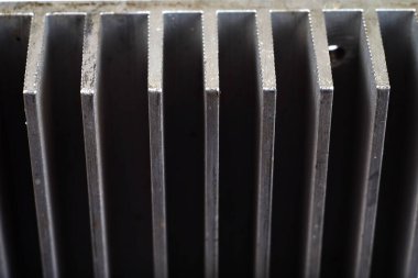 Gümüş alüminyum yüzgeç dokusu arkaplanını kapat .