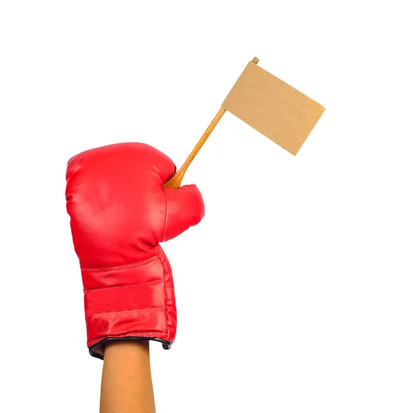 Guantes de boxeo de cuero rojo sostienen una pequeña bandera en blanco . —  Fotos de Stock