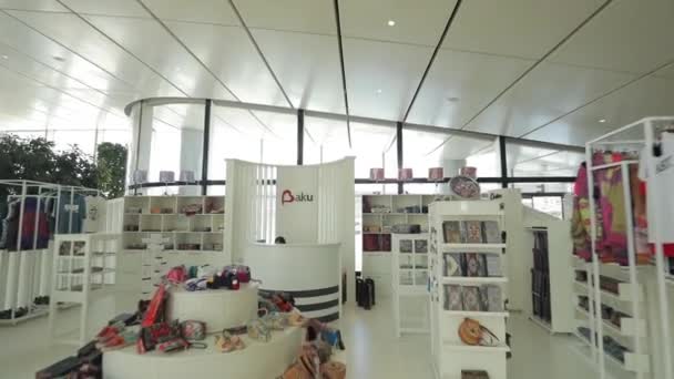 海达尔 · 阿利耶夫中心的内部 未来派的大厅和走廊 没有人. — 图库视频影像