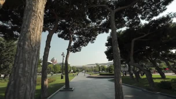 Panoramisch uitzicht op Baku - hoofdstad van Azerbeidzjan gelegen aan de kust van de Kaspische Zee. — Stockvideo