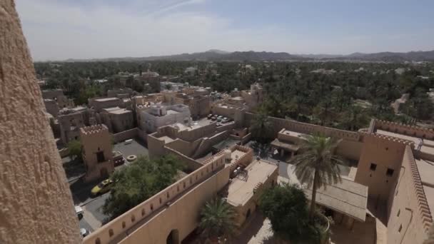 Forte Nizwa, Omã. Vista de Nizwa do histórico Forte, em Omã — Vídeo de Stock