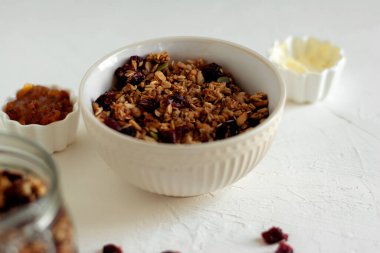 Ev yapımı tahıl gevreği.